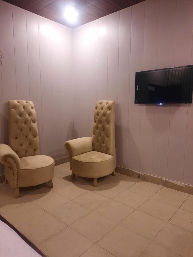 Royal Fort Executive Hotel Gulberg ラホール エクステリア 写真