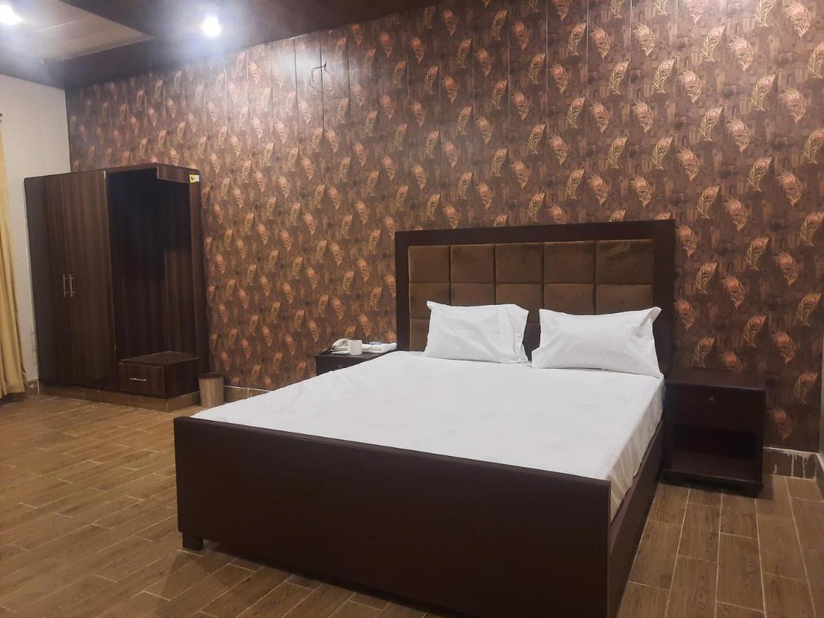 Royal Fort Executive Hotel Gulberg ラホール エクステリア 写真