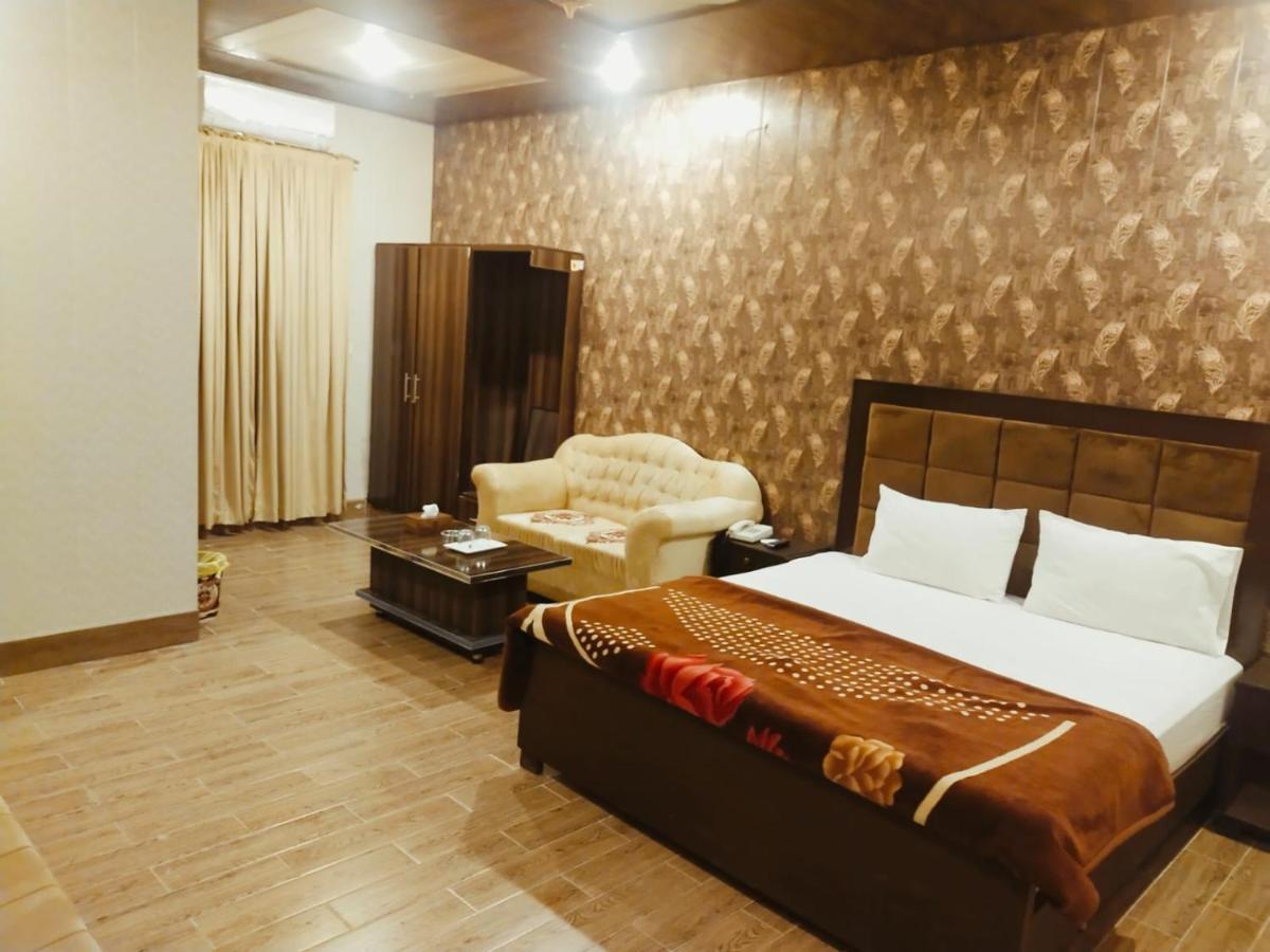 Royal Fort Executive Hotel Gulberg ラホール エクステリア 写真