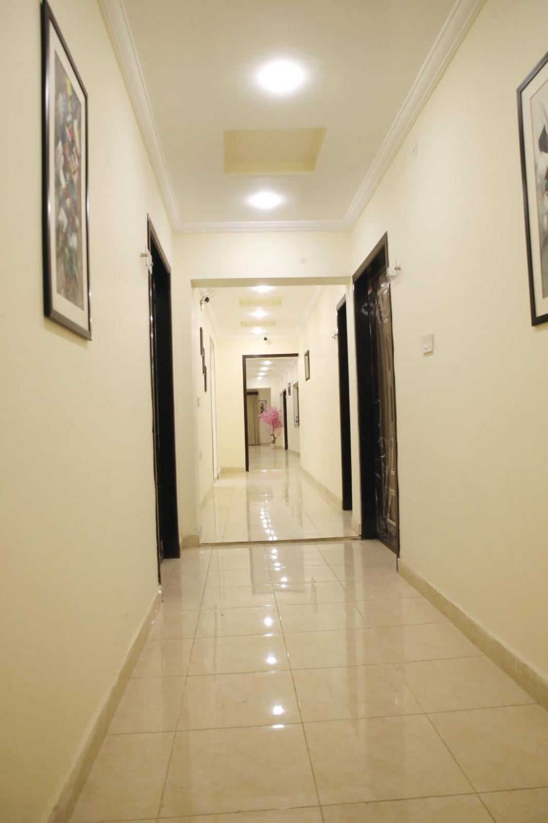 Royal Fort Executive Hotel Gulberg ラホール エクステリア 写真
