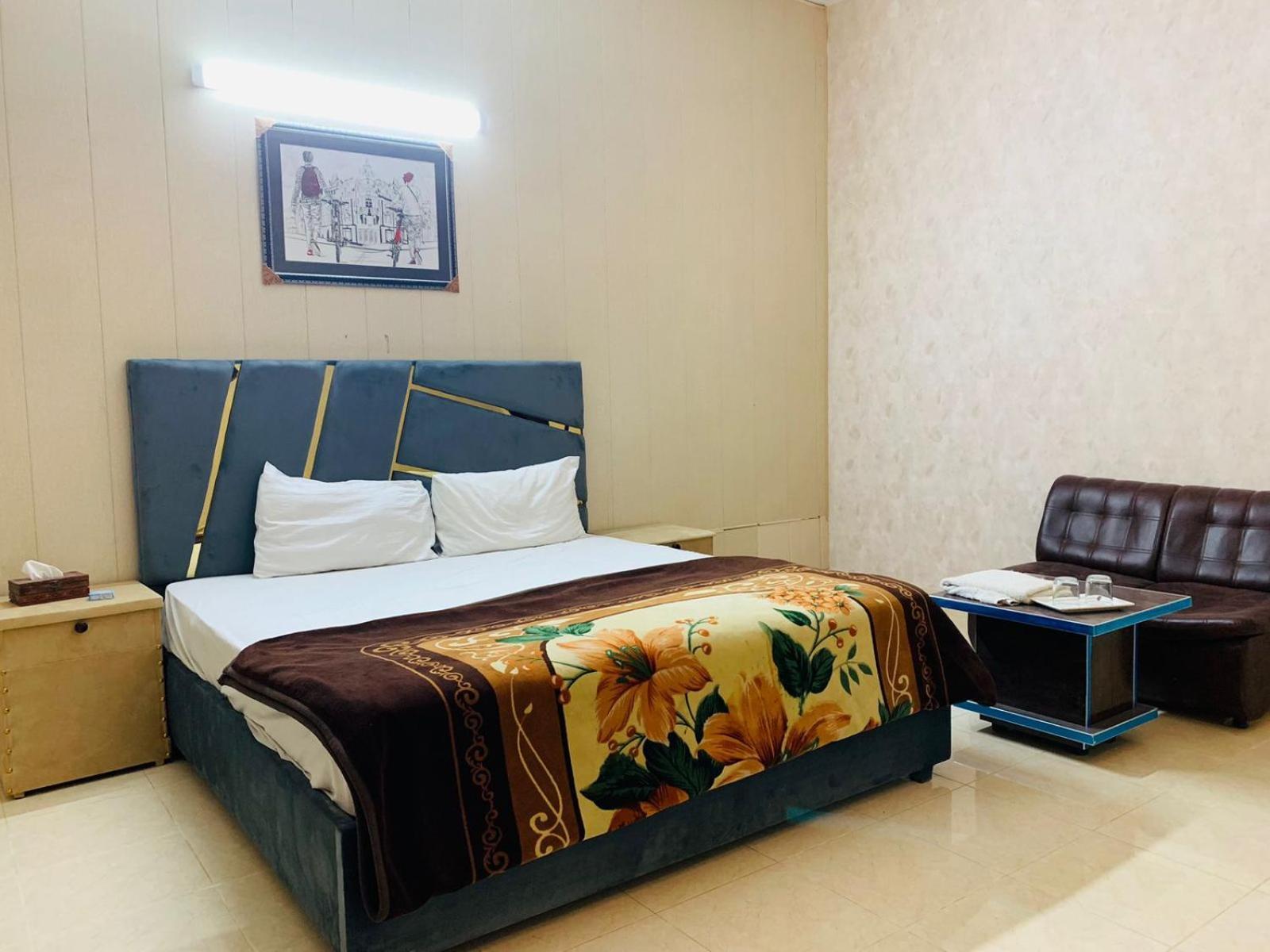 Royal Fort Executive Hotel Gulberg ラホール エクステリア 写真
