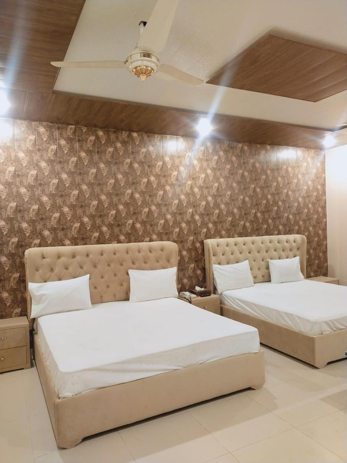 Royal Fort Executive Hotel Gulberg ラホール 部屋 写真