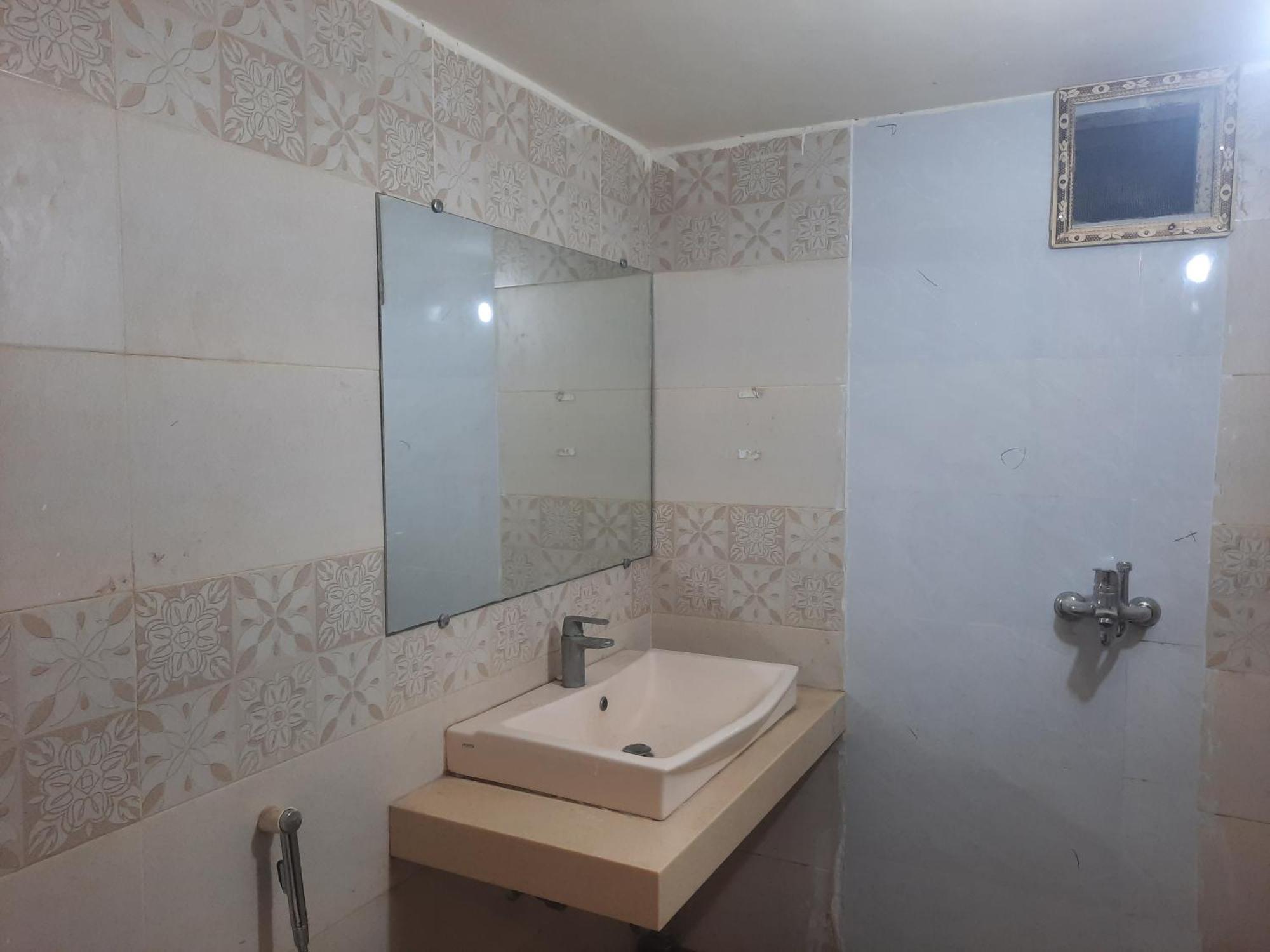 Royal Fort Executive Hotel Gulberg ラホール 部屋 写真