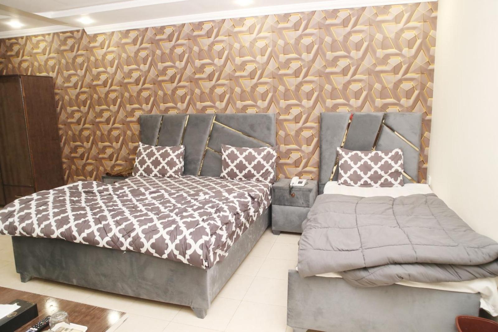 Royal Fort Executive Hotel Gulberg ラホール エクステリア 写真
